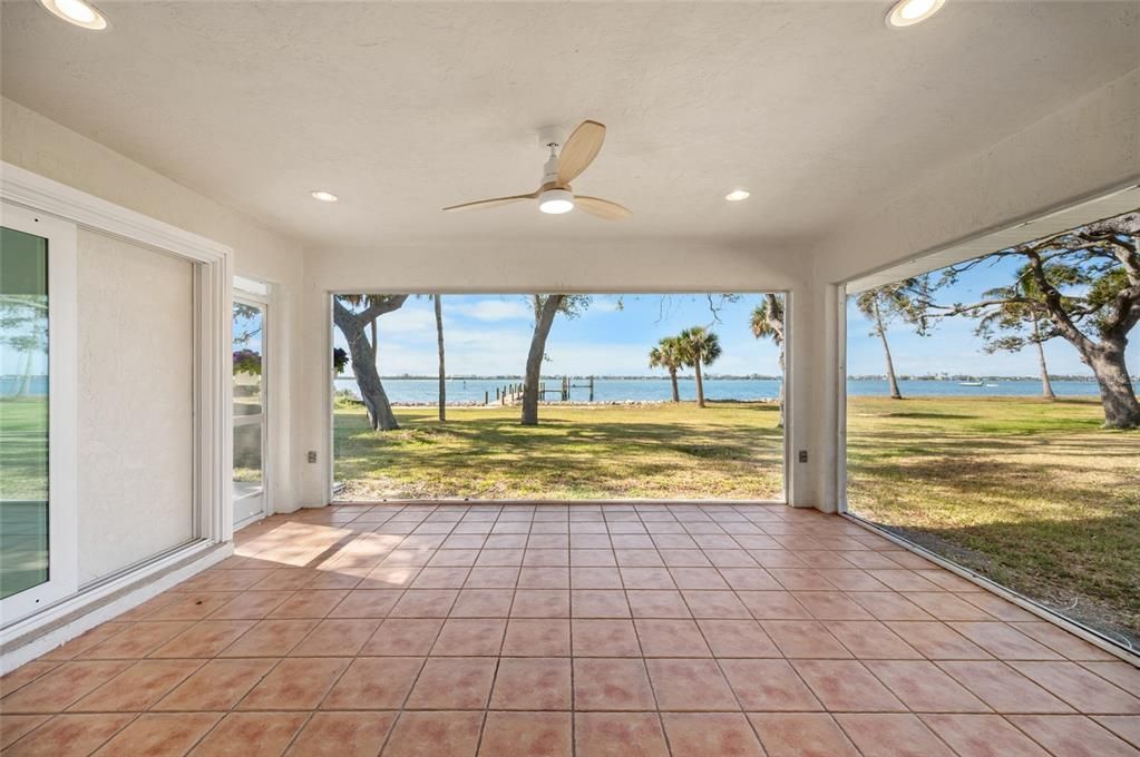 For Sale: $800,000 (3 beds, 2 baths, 1496 Square Feet)