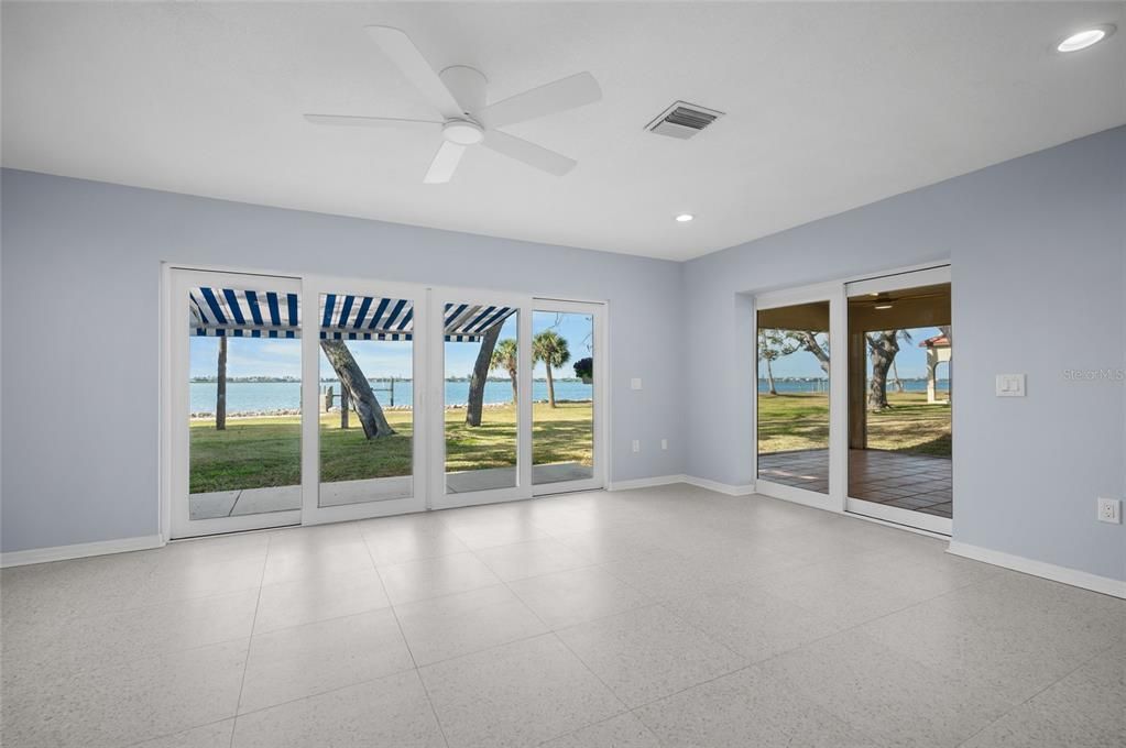 For Sale: $800,000 (3 beds, 2 baths, 1496 Square Feet)