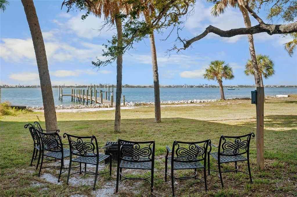 For Sale: $800,000 (3 beds, 2 baths, 1496 Square Feet)