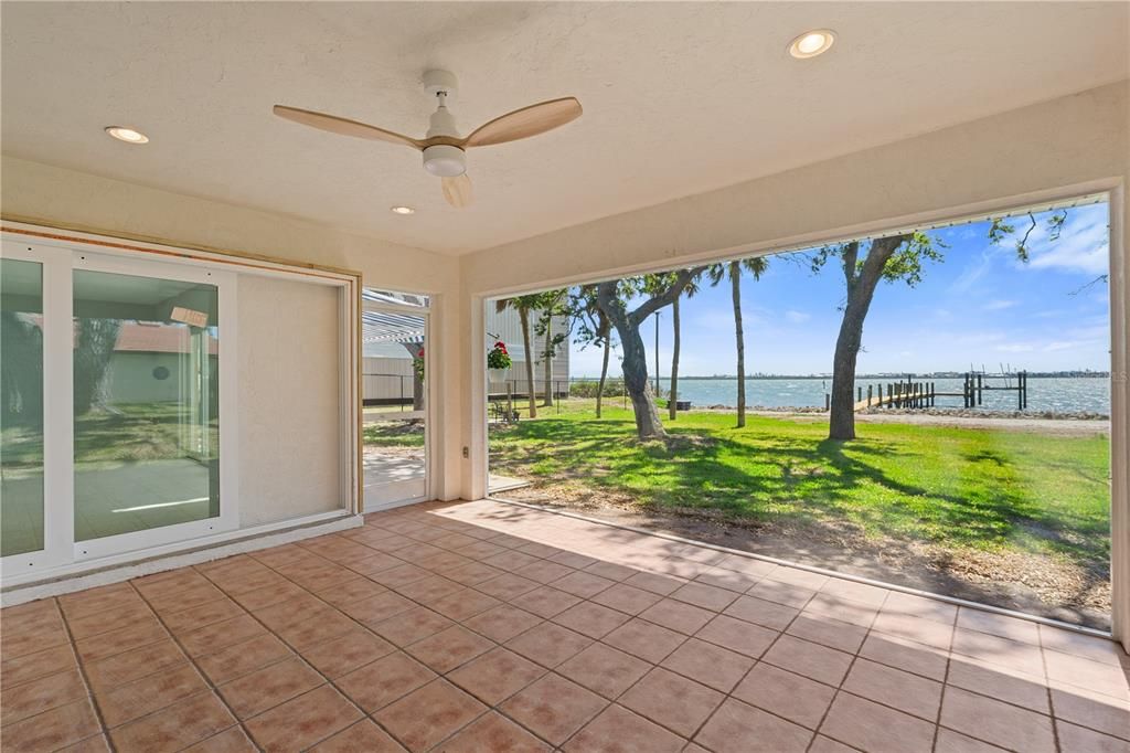 For Sale: $800,000 (3 beds, 2 baths, 1496 Square Feet)