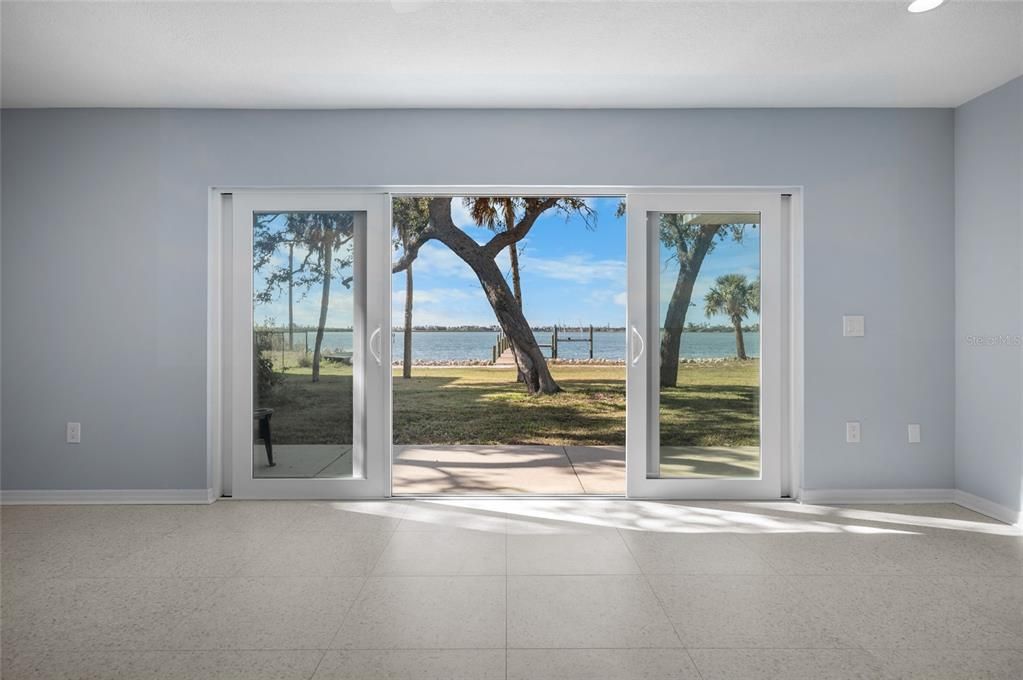 For Sale: $800,000 (3 beds, 2 baths, 1496 Square Feet)