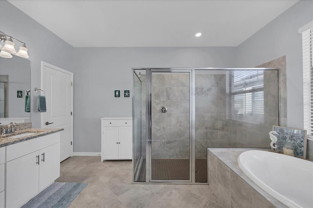 待售: $550,000 (3 贝兹, 3 浴室, 2217 平方英尺)