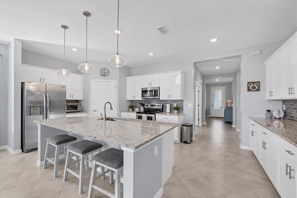 待售: $550,000 (3 贝兹, 3 浴室, 2217 平方英尺)