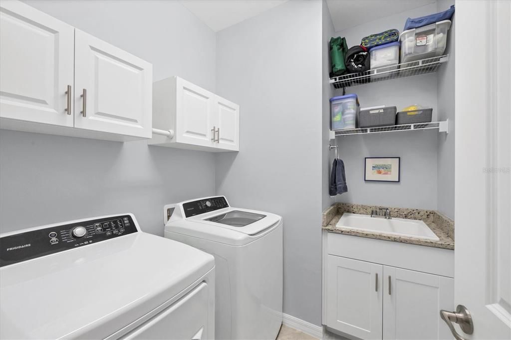 待售: $550,000 (3 贝兹, 3 浴室, 2217 平方英尺)