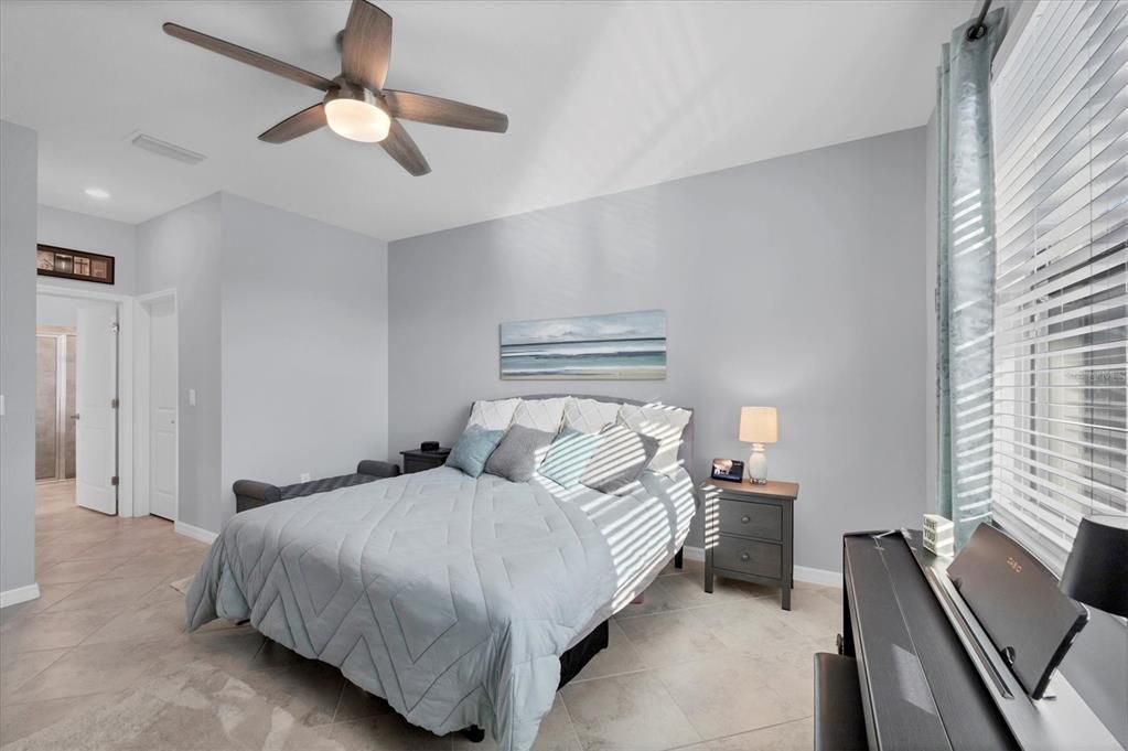 待售: $550,000 (3 贝兹, 3 浴室, 2217 平方英尺)