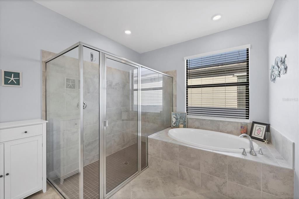 待售: $550,000 (3 贝兹, 3 浴室, 2217 平方英尺)