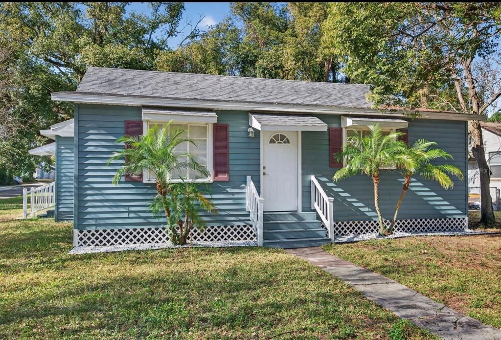 For Sale: $162,000 (2 beds, 1 baths, 792 Square Feet)