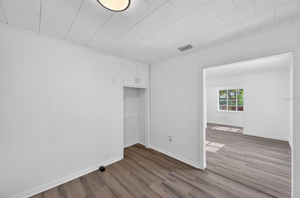 For Sale: $162,000 (2 beds, 1 baths, 792 Square Feet)