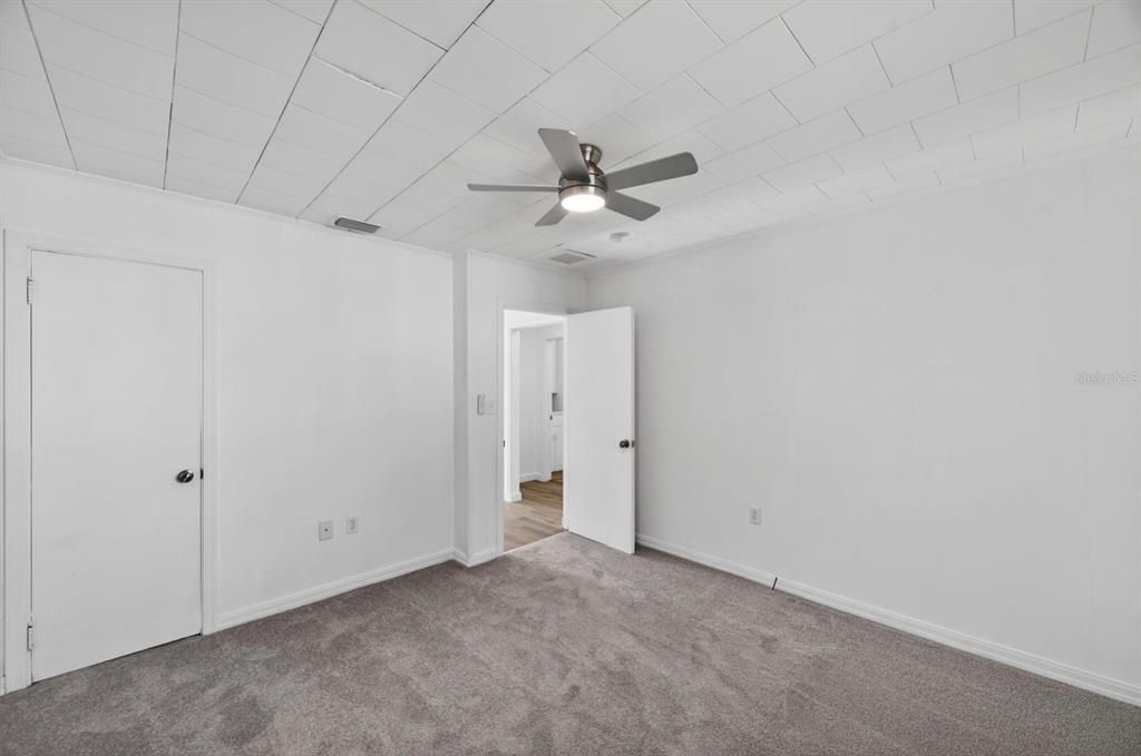 For Sale: $162,000 (2 beds, 1 baths, 792 Square Feet)