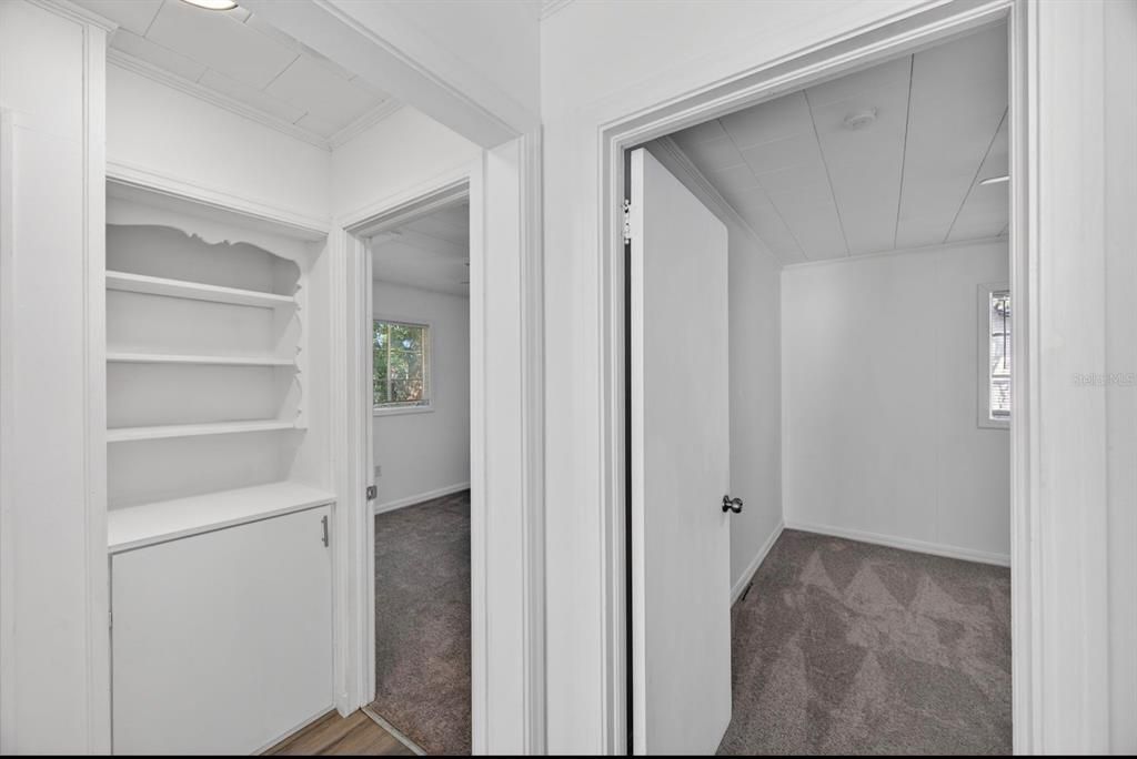 For Sale: $162,000 (2 beds, 1 baths, 792 Square Feet)