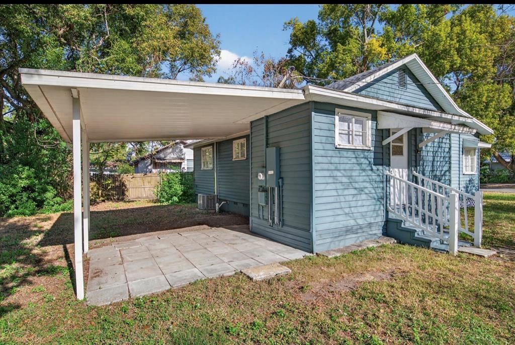 For Sale: $162,000 (2 beds, 1 baths, 792 Square Feet)