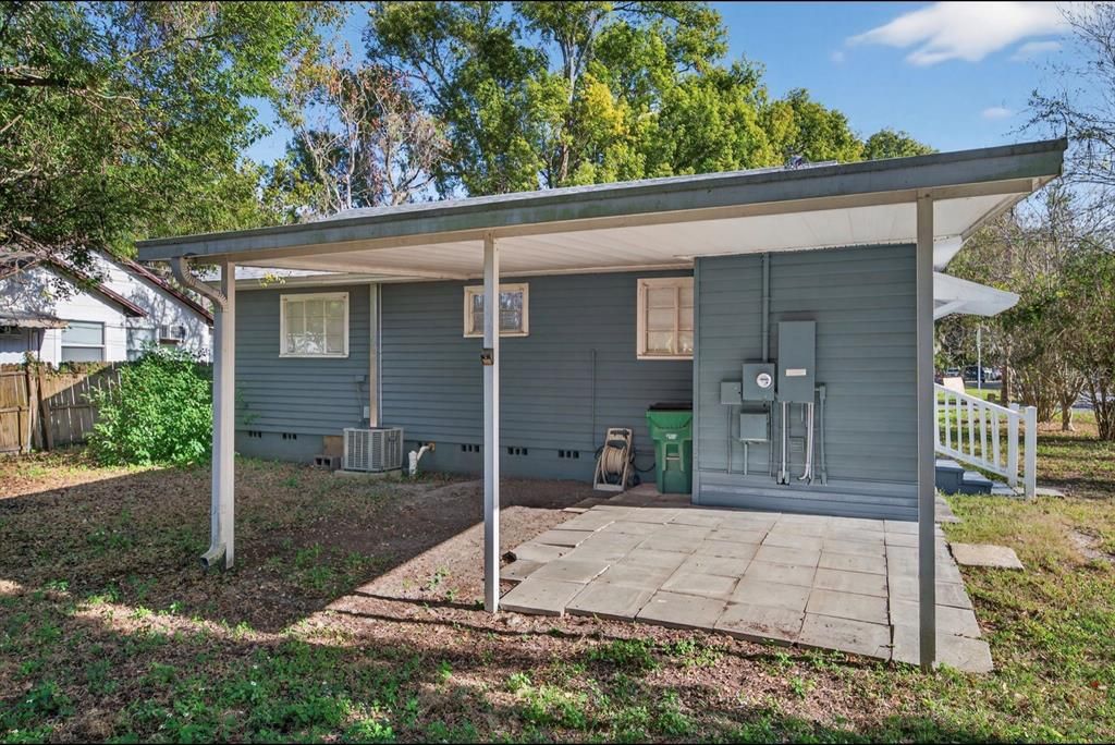 For Sale: $162,000 (2 beds, 1 baths, 792 Square Feet)