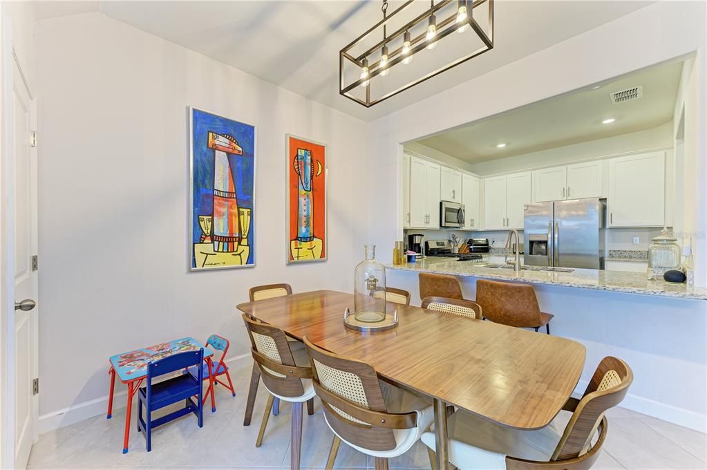 待售: $375,000 (3 贝兹, 2 浴室, 1925 平方英尺)