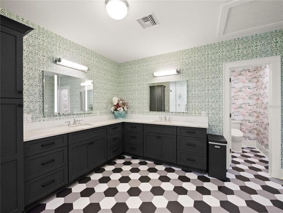 待售: $750,000 (2 贝兹, 2 浴室, 2543 平方英尺)