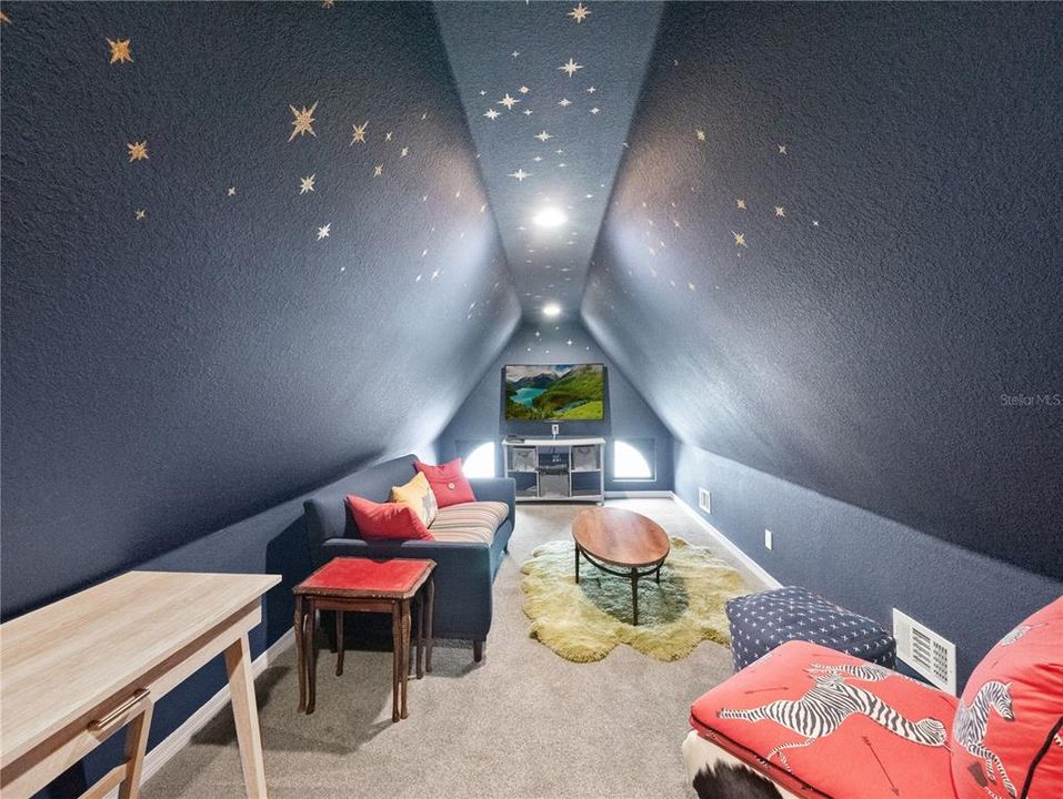 待售: $750,000 (2 贝兹, 2 浴室, 2543 平方英尺)