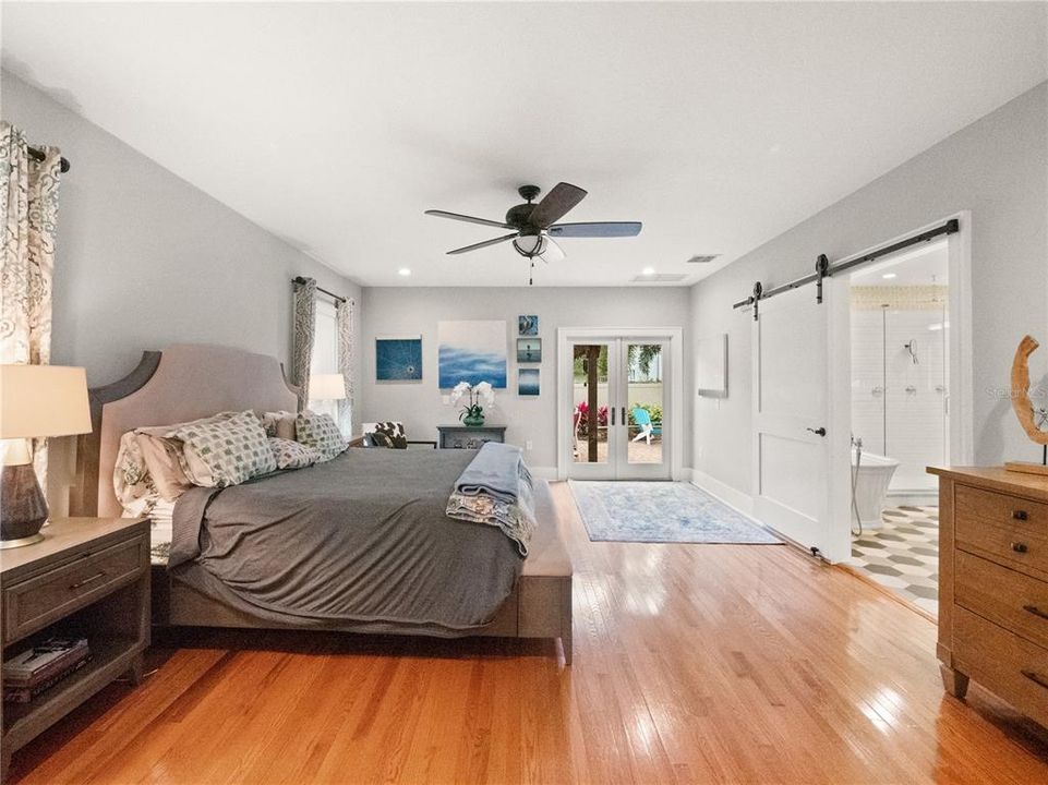 待售: $750,000 (2 贝兹, 2 浴室, 2543 平方英尺)