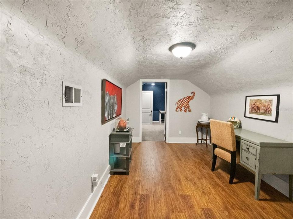 待售: $750,000 (2 贝兹, 2 浴室, 2543 平方英尺)