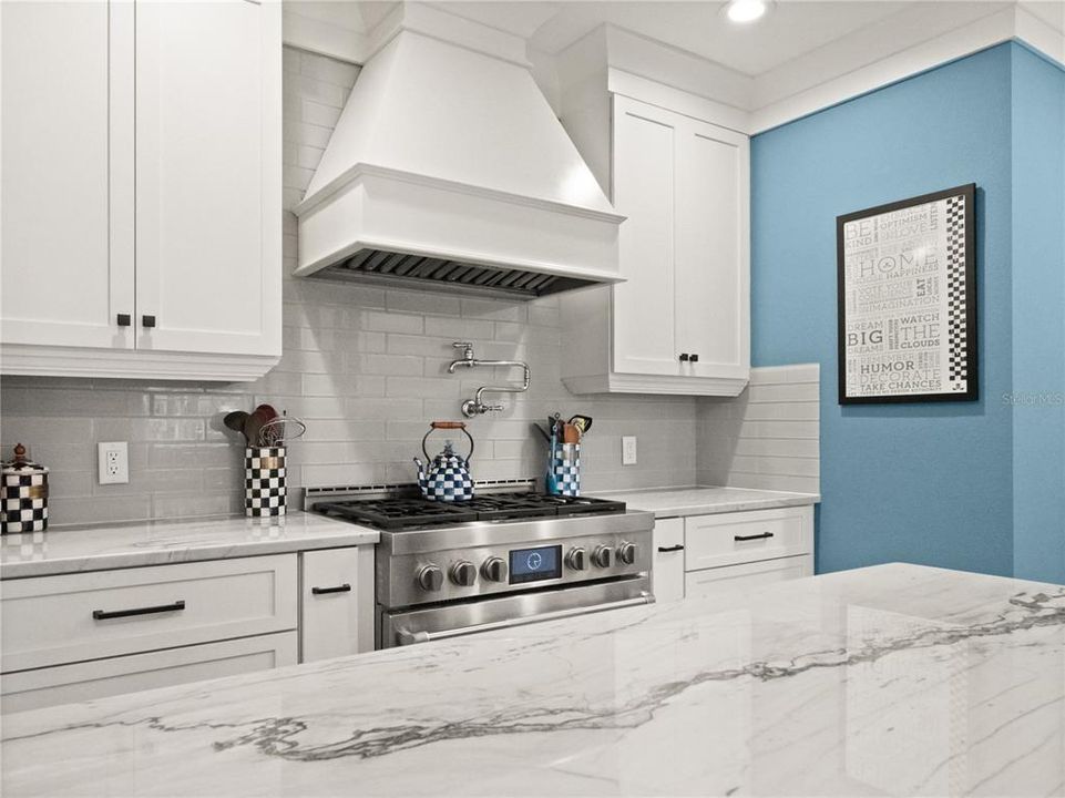 待售: $750,000 (2 贝兹, 2 浴室, 2543 平方英尺)