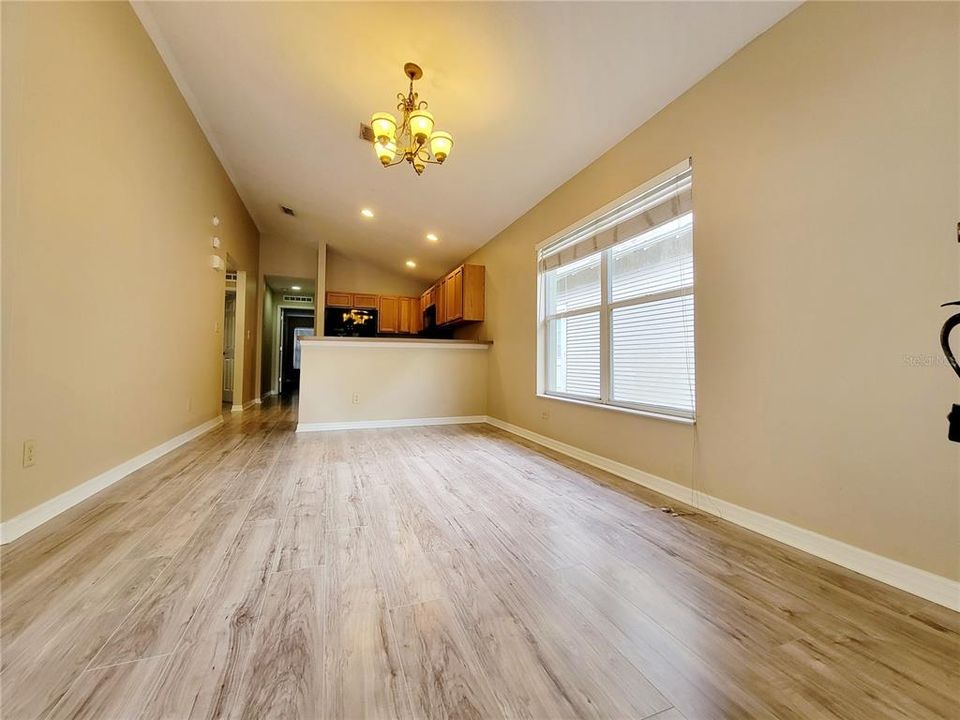 出租: $2,200 (3 贝兹, 2 浴室, 1346 平方英尺)