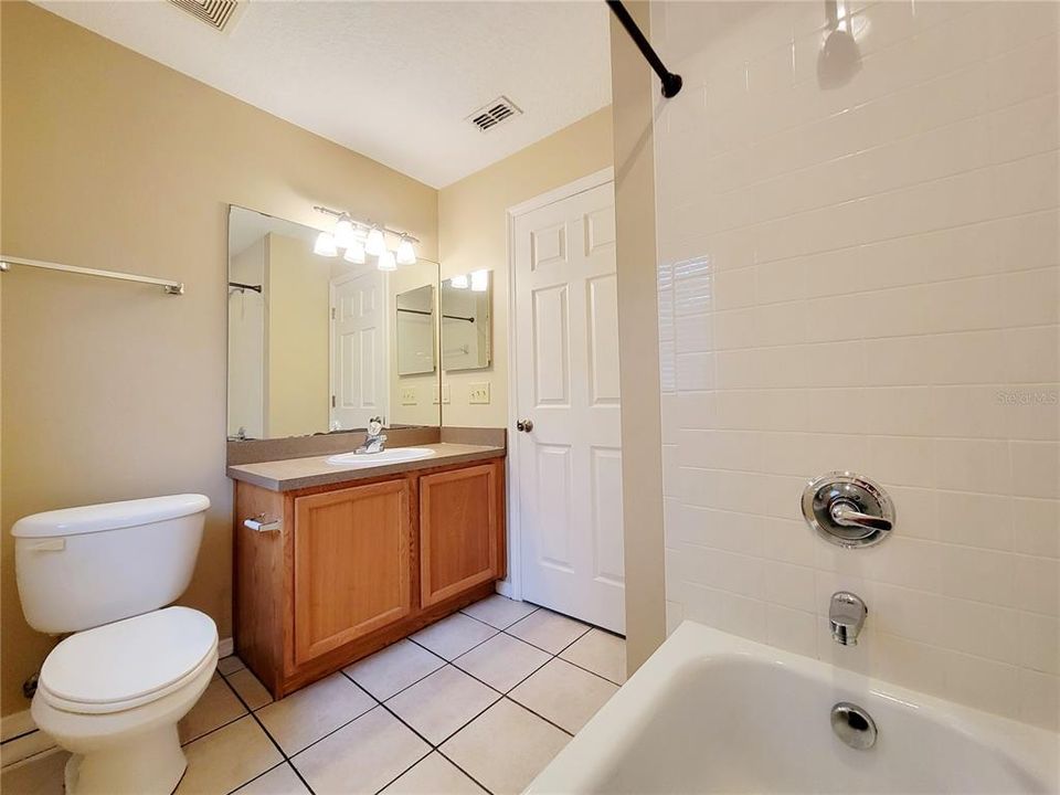 出租: $2,200 (3 贝兹, 2 浴室, 1346 平方英尺)