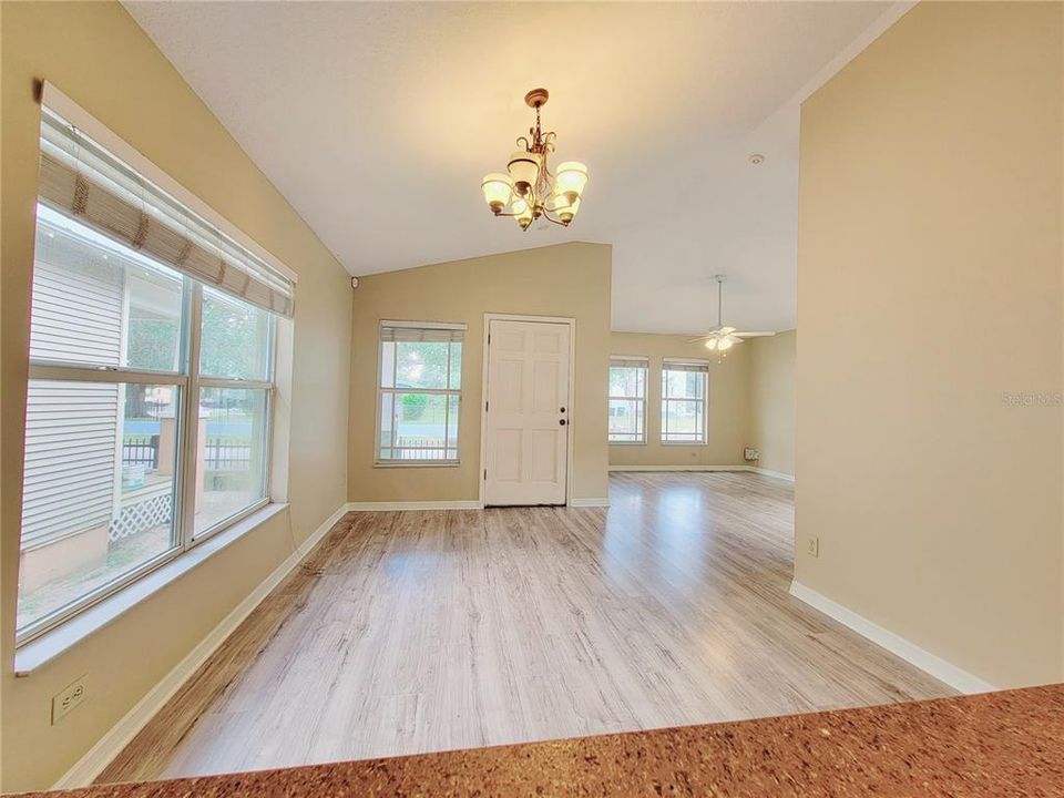 出租: $2,200 (3 贝兹, 2 浴室, 1346 平方英尺)