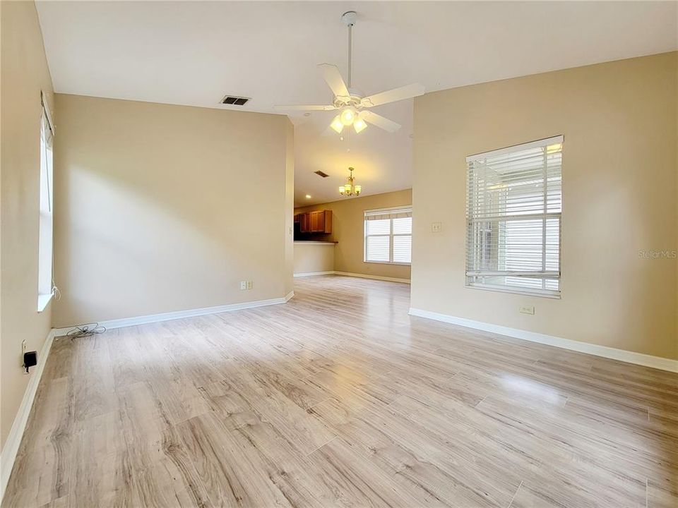 出租: $2,200 (3 贝兹, 2 浴室, 1346 平方英尺)