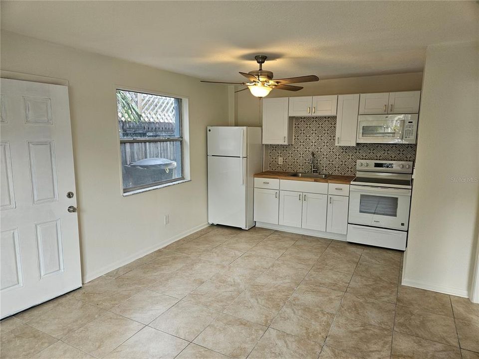 出租: $1,450 (1 贝兹, 1 浴室, 500 平方英尺)