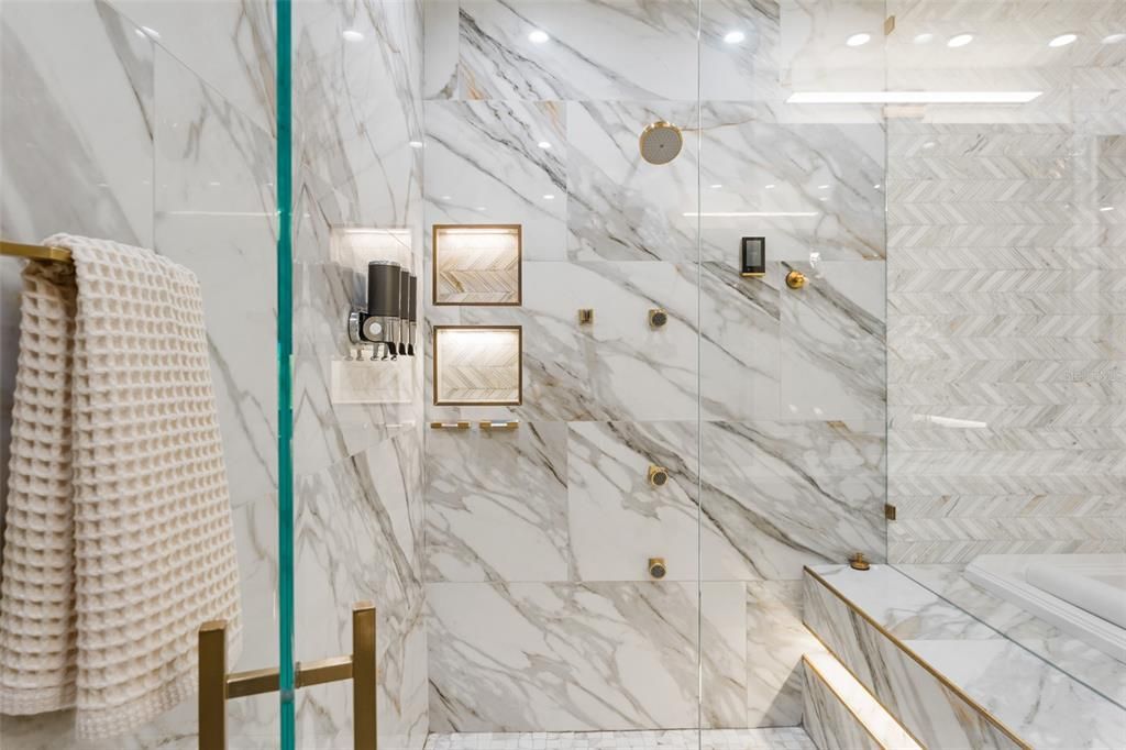 En Venta: $2,575,000 (3 camas, 3 baños, 2446 Pies cuadrados)