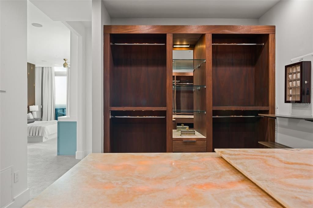 En Venta: $2,575,000 (3 camas, 3 baños, 2446 Pies cuadrados)