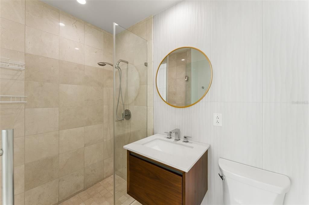 En Venta: $2,575,000 (3 camas, 3 baños, 2446 Pies cuadrados)