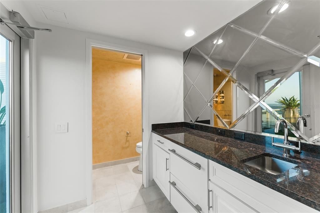 En Venta: $2,575,000 (3 camas, 3 baños, 2446 Pies cuadrados)