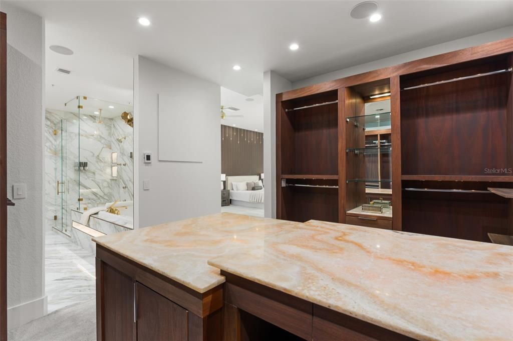 En Venta: $2,575,000 (3 camas, 3 baños, 2446 Pies cuadrados)