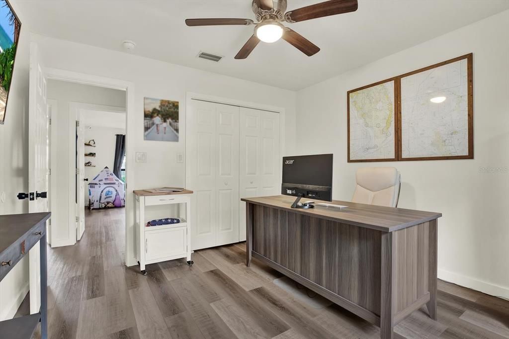 En Venta: $455,000 (4 camas, 2 baños, 2056 Pies cuadrados)