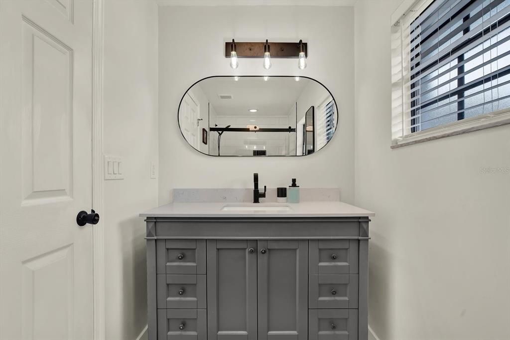 En Venta: $455,000 (4 camas, 2 baños, 2056 Pies cuadrados)