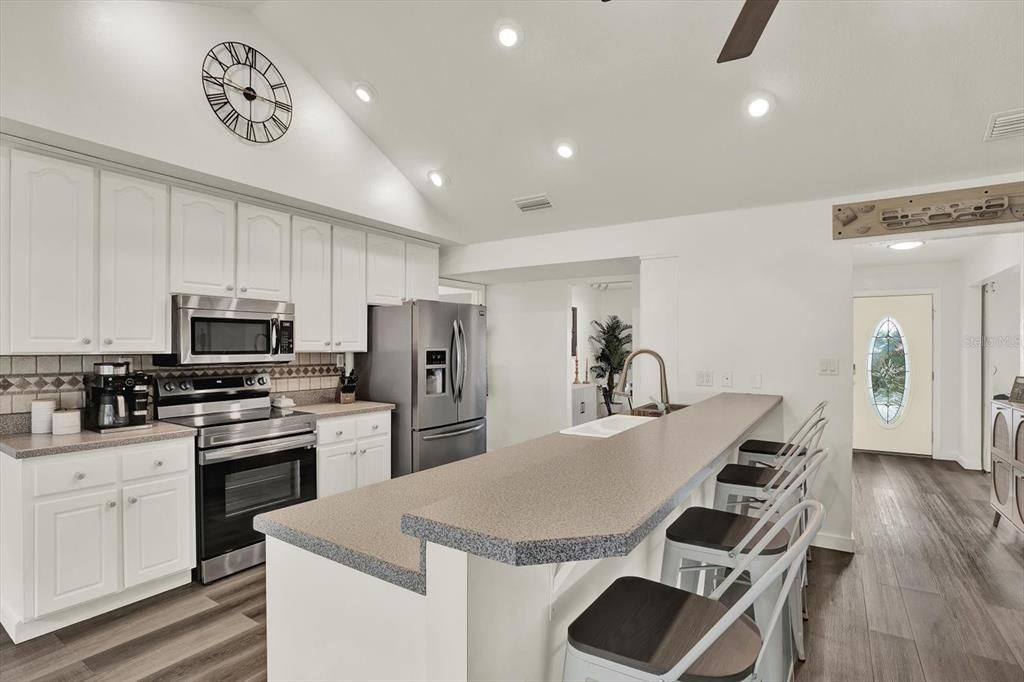 En Venta: $455,000 (4 camas, 2 baños, 2056 Pies cuadrados)