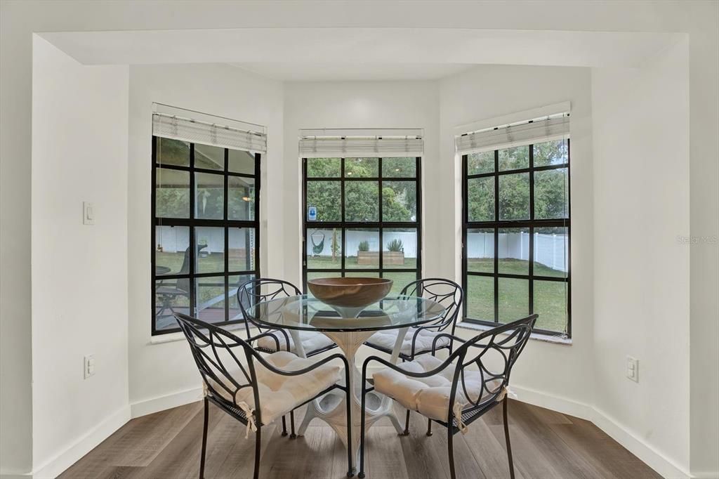 En Venta: $455,000 (4 camas, 2 baños, 2056 Pies cuadrados)