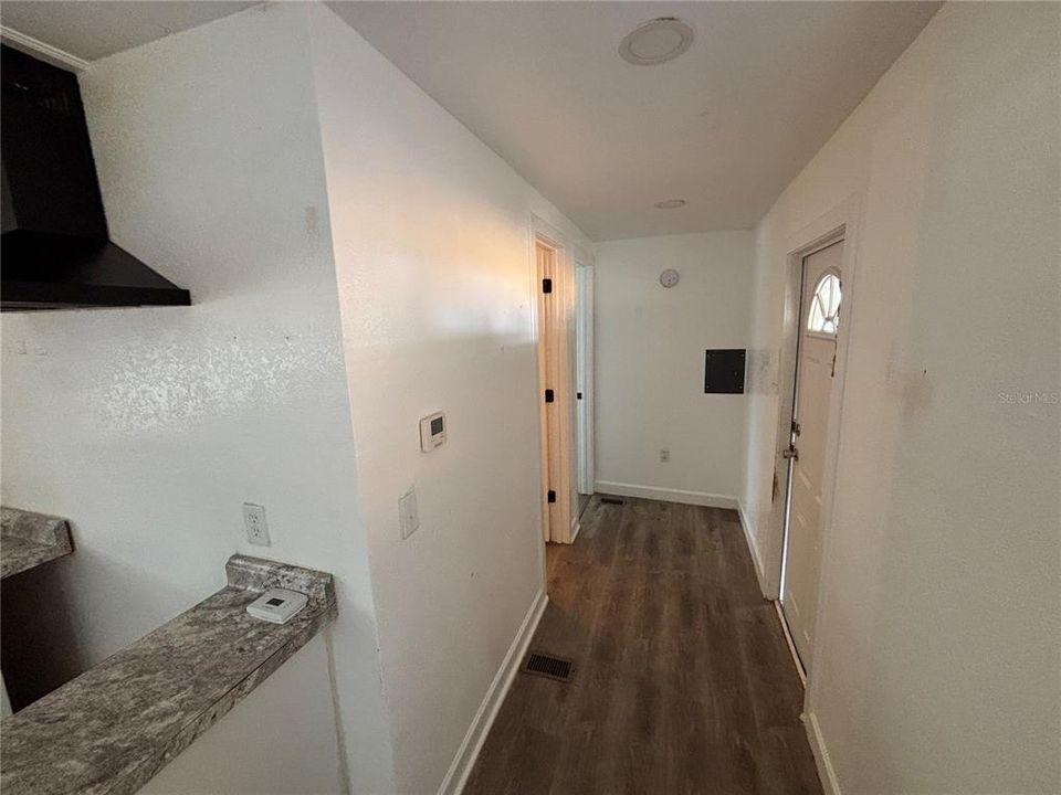 For Sale: $93,000 (2 beds, 2 baths, 942 Square Feet)