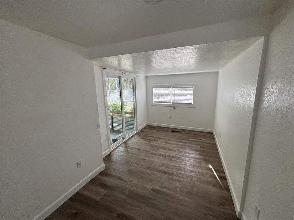 For Sale: $93,000 (2 beds, 2 baths, 942 Square Feet)