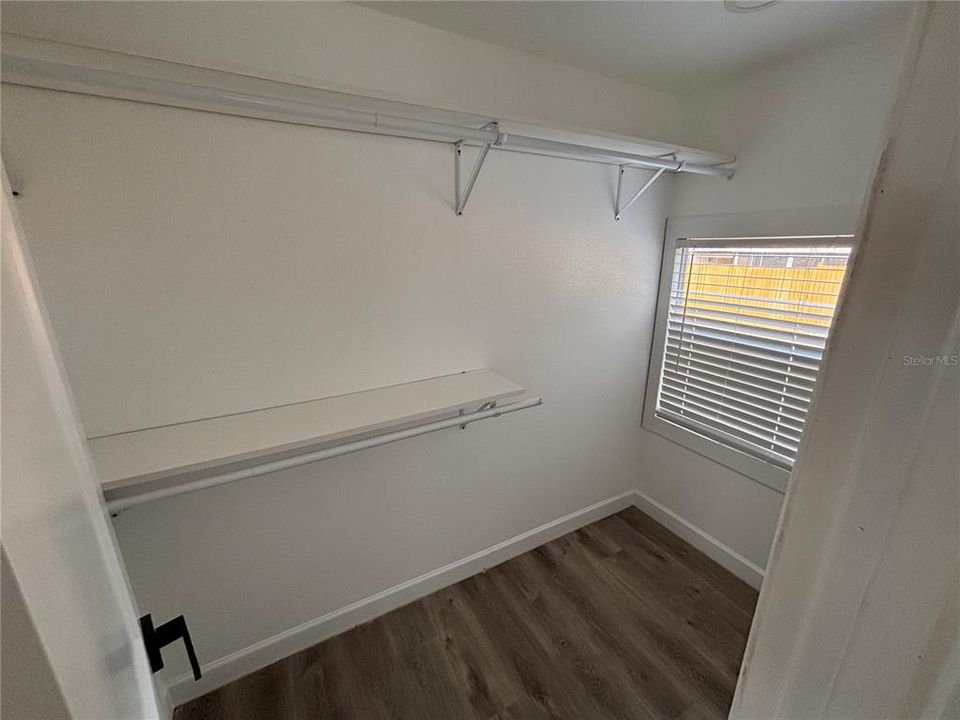 For Sale: $93,000 (2 beds, 2 baths, 942 Square Feet)