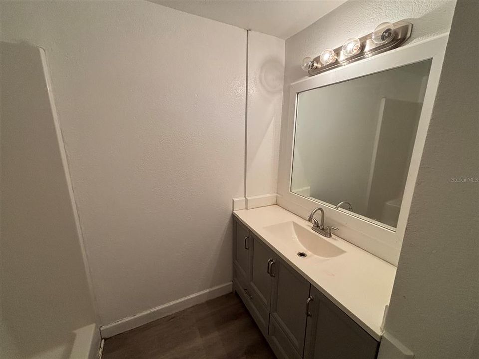 For Sale: $93,000 (2 beds, 2 baths, 942 Square Feet)