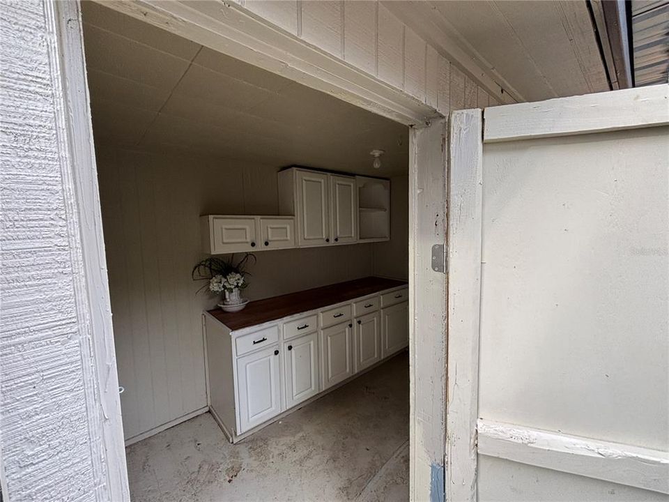 For Sale: $93,000 (2 beds, 2 baths, 942 Square Feet)