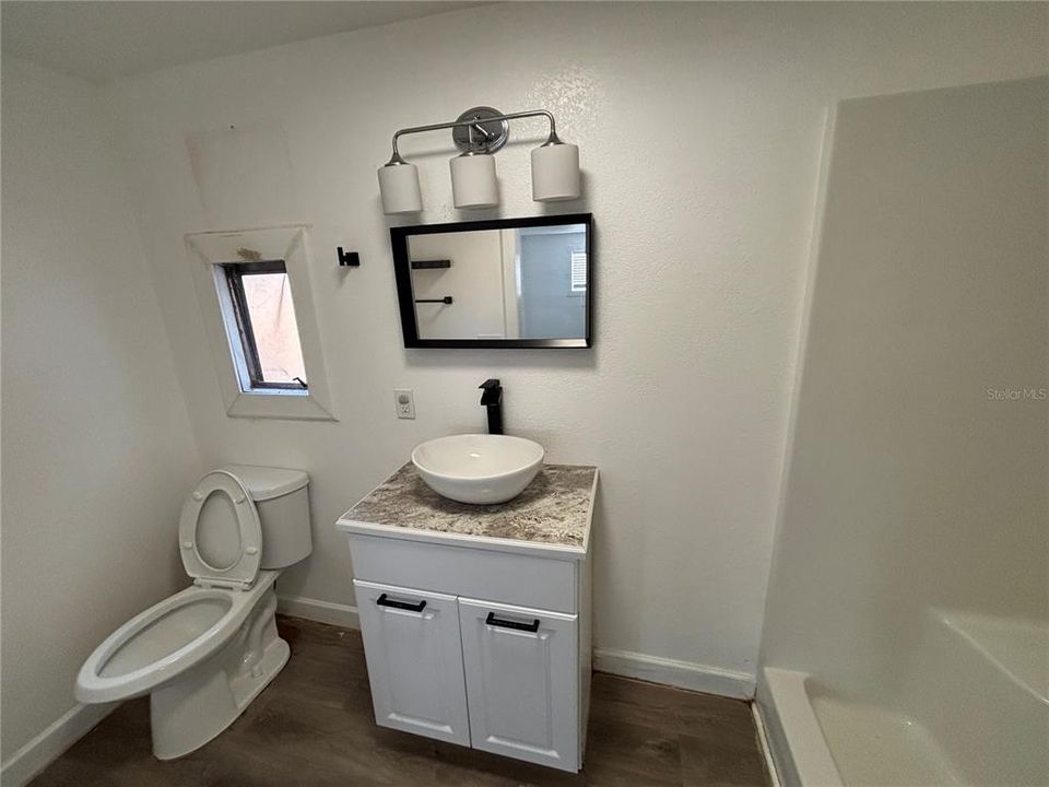 For Sale: $93,000 (2 beds, 2 baths, 942 Square Feet)