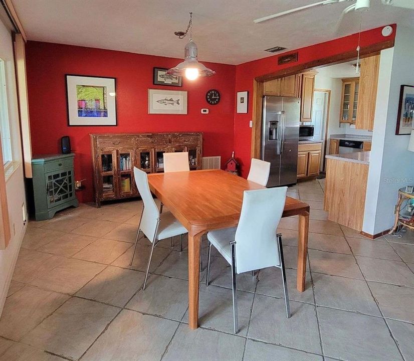 На продажу: $1,498,000 (2 спален, 1 ванн, 1531 Квадратных фут)