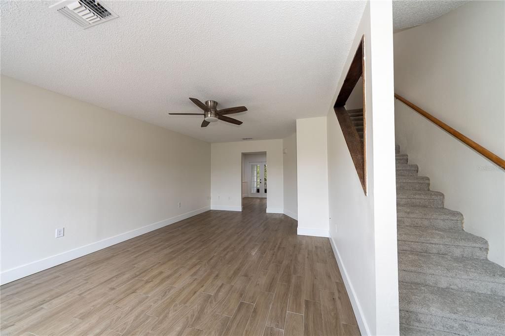 For Sale: $219,000 (2 beds, 1 baths, 1236 Square Feet)