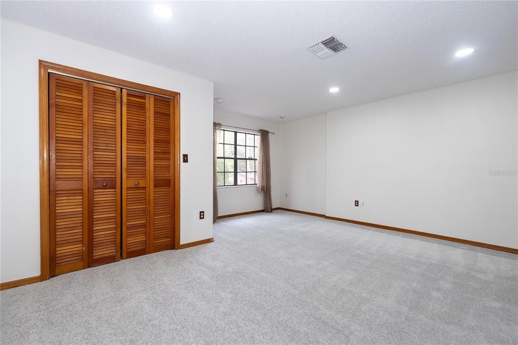 For Sale: $219,000 (2 beds, 1 baths, 1236 Square Feet)