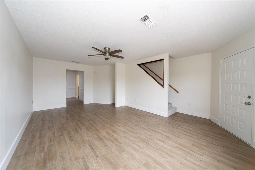 For Sale: $219,000 (2 beds, 1 baths, 1236 Square Feet)