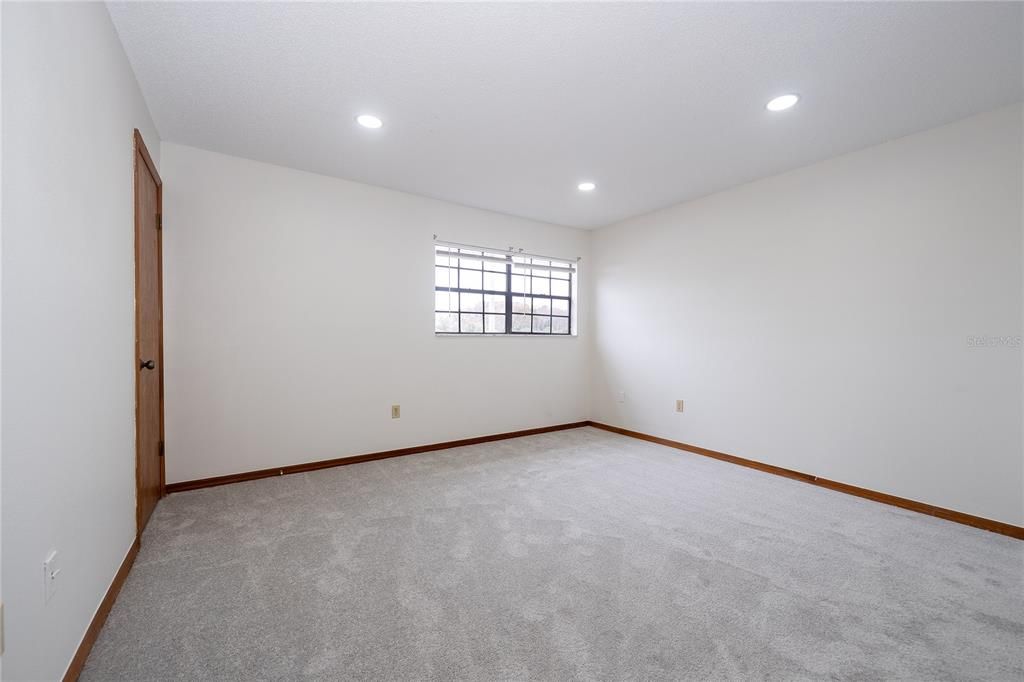 For Sale: $219,000 (2 beds, 1 baths, 1236 Square Feet)