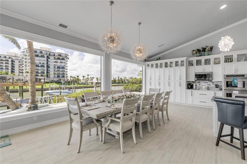 For Sale: $6,499,900 (6 beds, 4 baths, 4164 Square Feet)