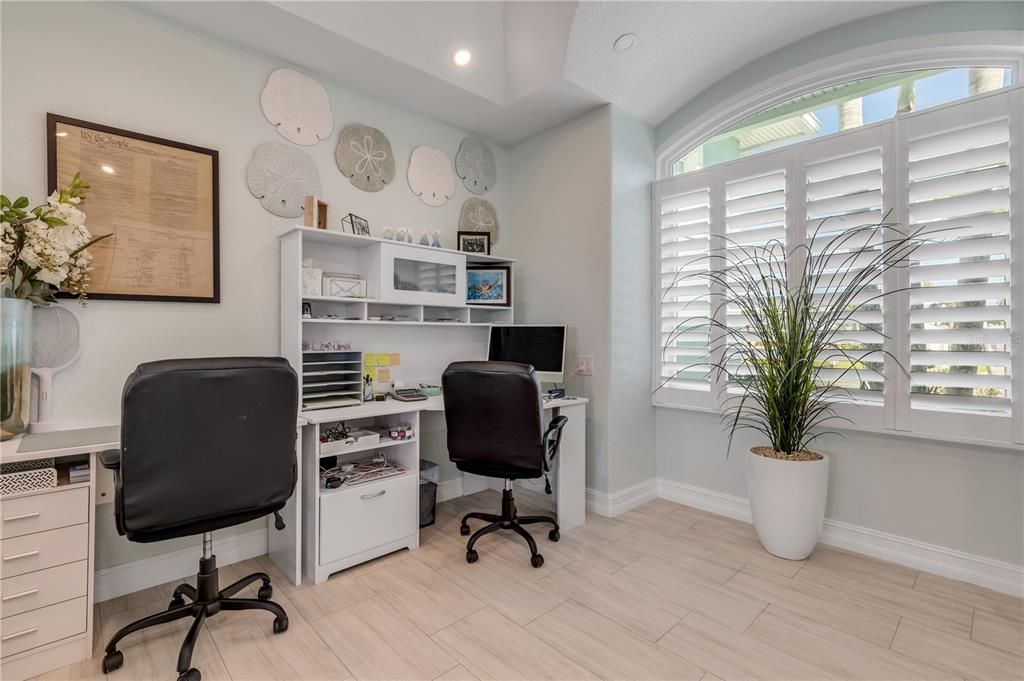 For Sale: $6,499,900 (6 beds, 4 baths, 4164 Square Feet)