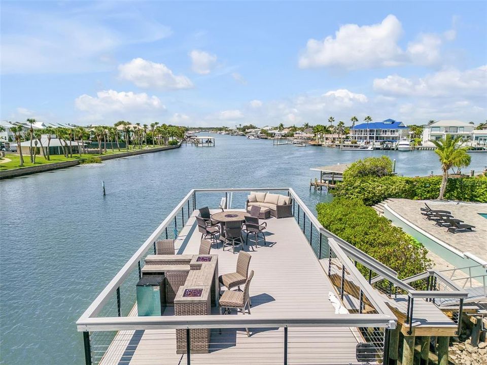 For Sale: $6,499,900 (6 beds, 4 baths, 4164 Square Feet)